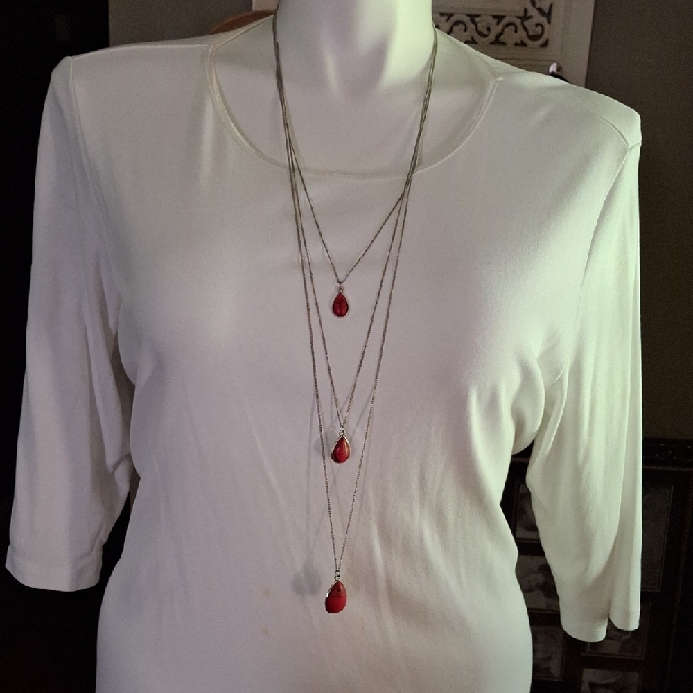 Chic Faux Silver Necklace with Red Accents